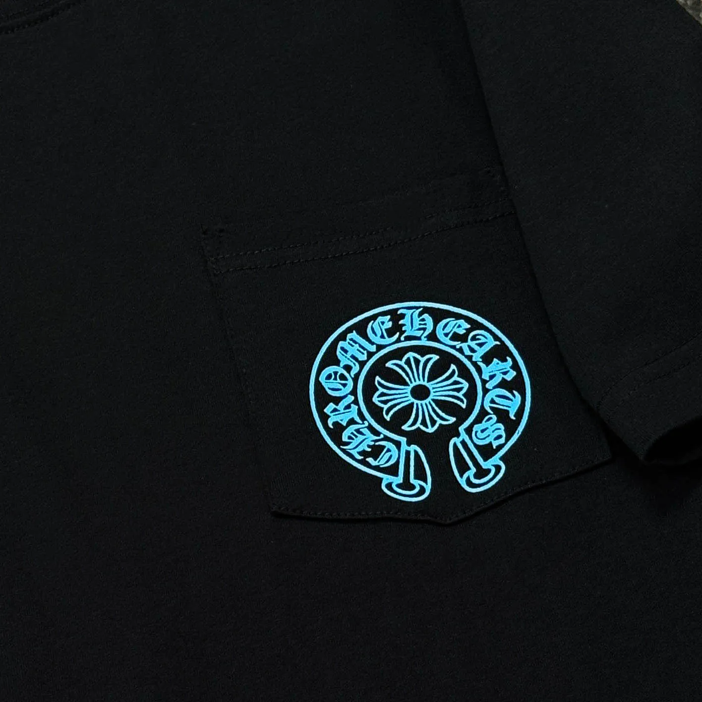 P170 Chrome Hearts 25 high-end versions. The fabric is made of 300 grams of high-density pure cotton. It does not deform or shrink. It has three labels. It is the same style for men and women. Technology: suede foaming + digital printing. Color: white, black. SIZE: S-XL.